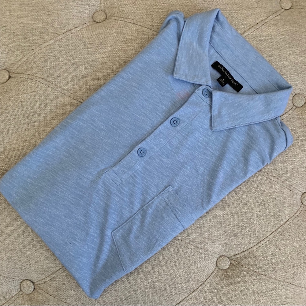 ✅ Men’s Banana Republic Blue lightweight polo
